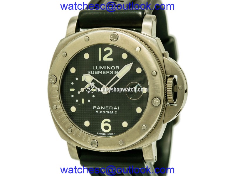 Panerai Luminor Submersible PAM00025 Titanium / Rubber/Silicon with Black Dial Automatic 44mm Mens Watch Panerai