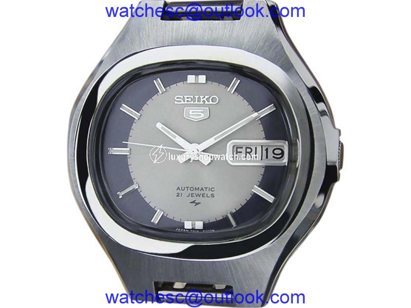 Seiko 5 Stainless Steel Blue/Silver Dial Automatic 36mm Men's Watch 1970s Seiko