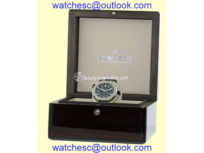 Audemars Piguet Royal Oak Offshore Diver 15710ST.OO Stainless Steel 42mm Mens Watch Audemars Piguet